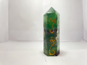 MENHIR FLUORITE VERDE (12x 5 cm)